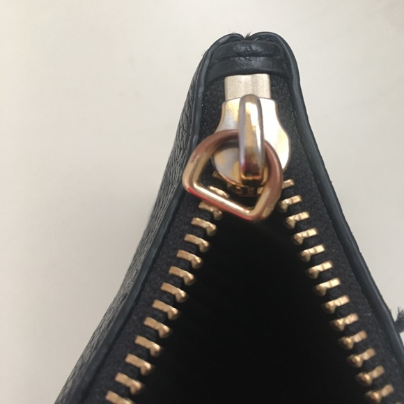 Marc Jacobs Black Wrislet Clutch Cute Casual Wear Zipper Fell Off Retailed $130+ - Picture 6 of 8